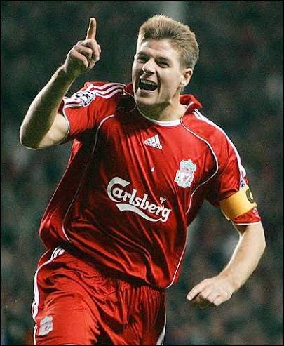 Steven Gerrard con el Liverpool